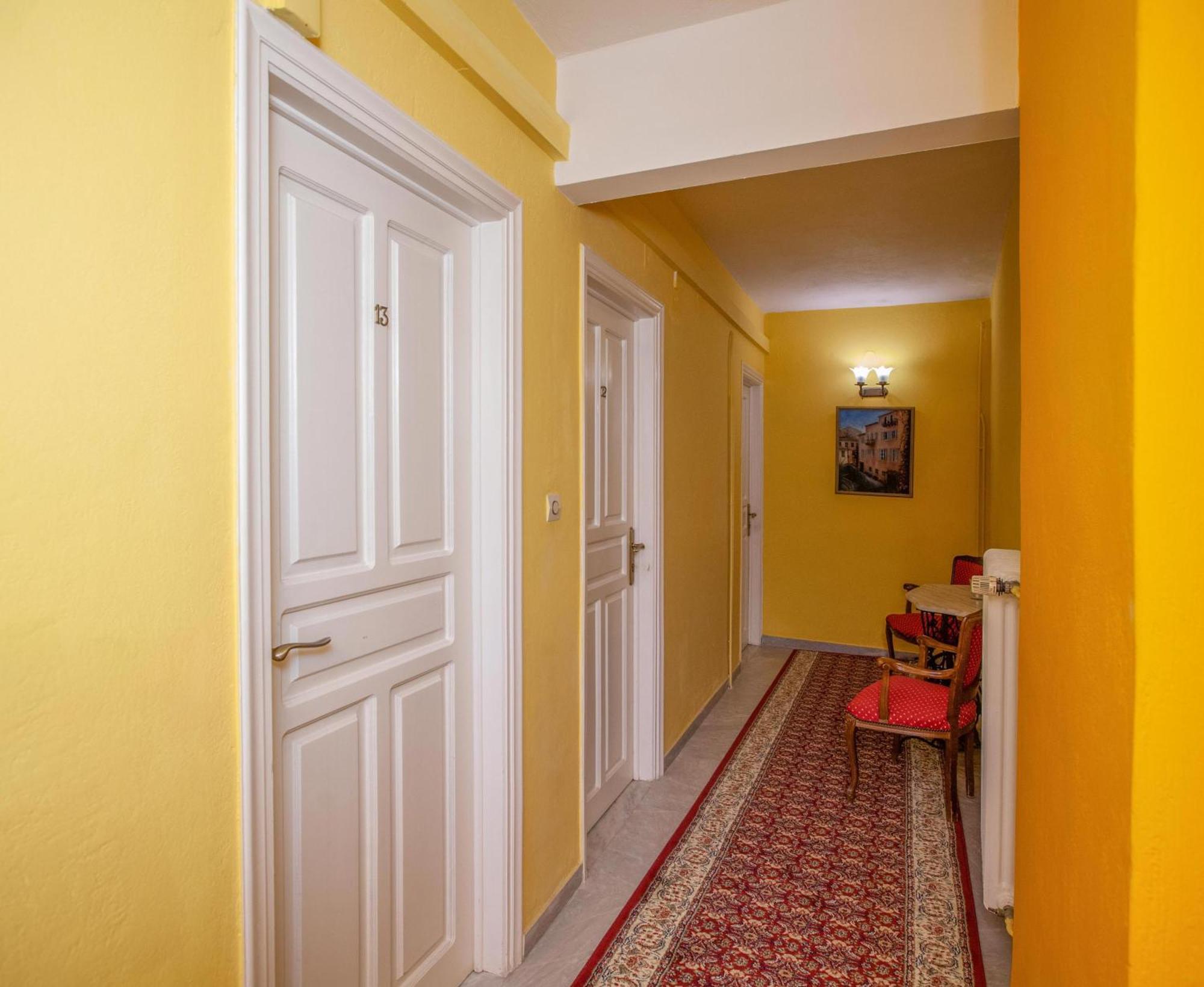 Byron Traditional Hotel Нафплион Экстерьер фото