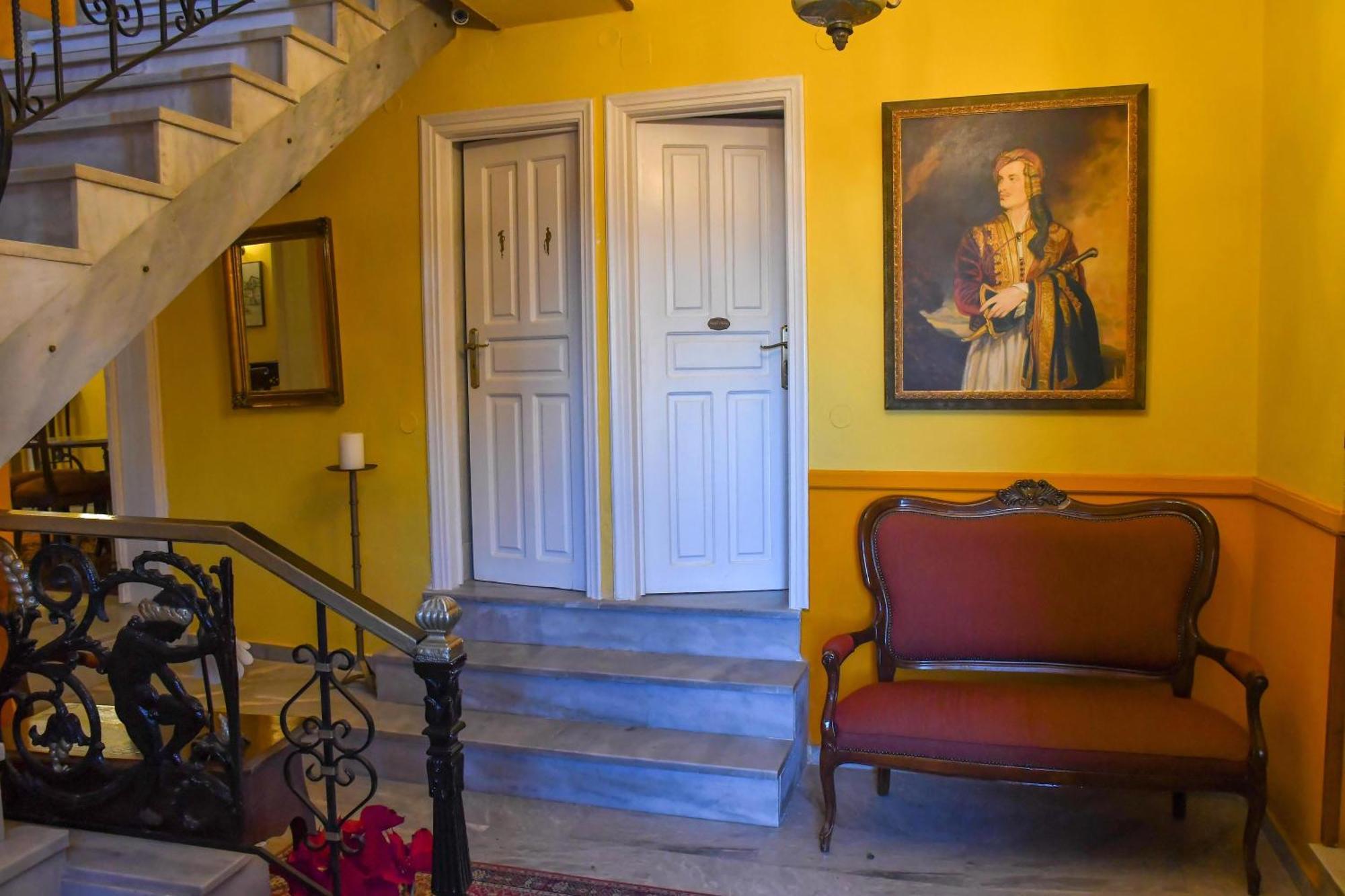 Byron Traditional Hotel Нафплион Экстерьер фото