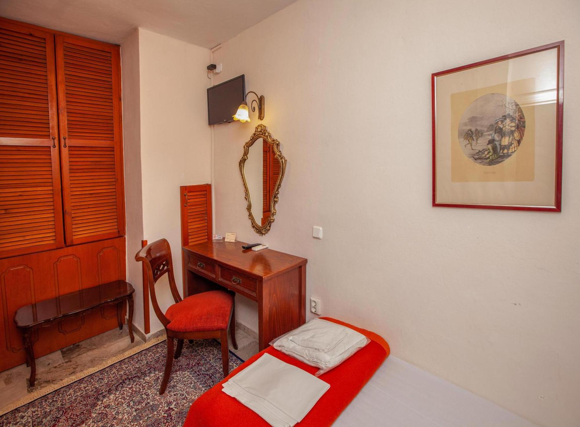 Byron Traditional Hotel Нафплион Номер фото