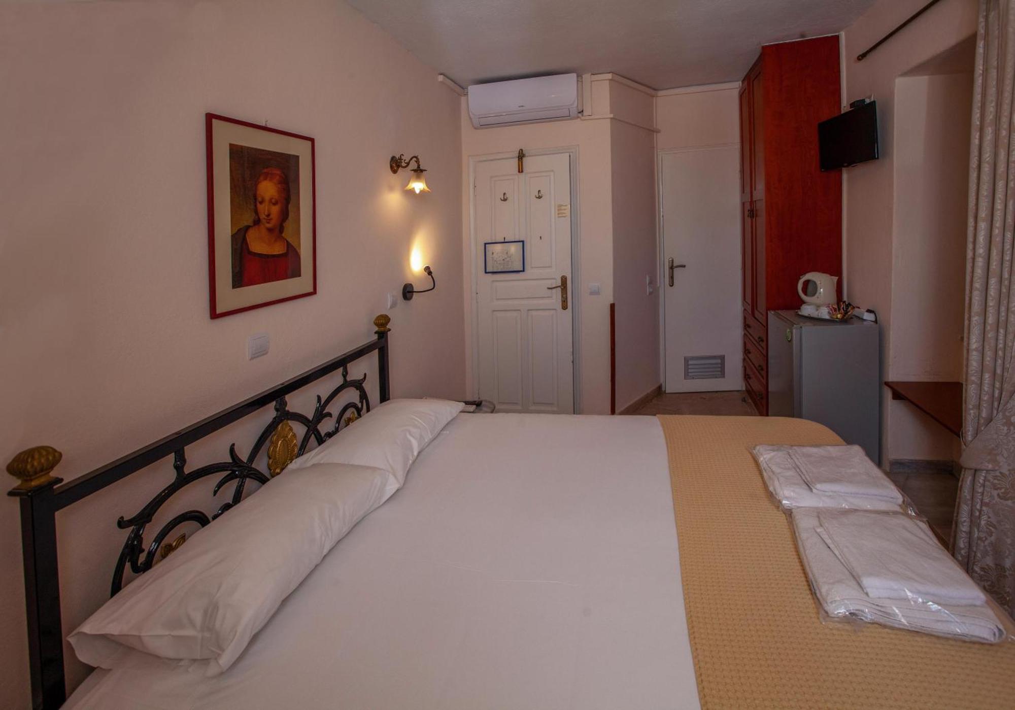 Byron Traditional Hotel Нафплион Номер фото