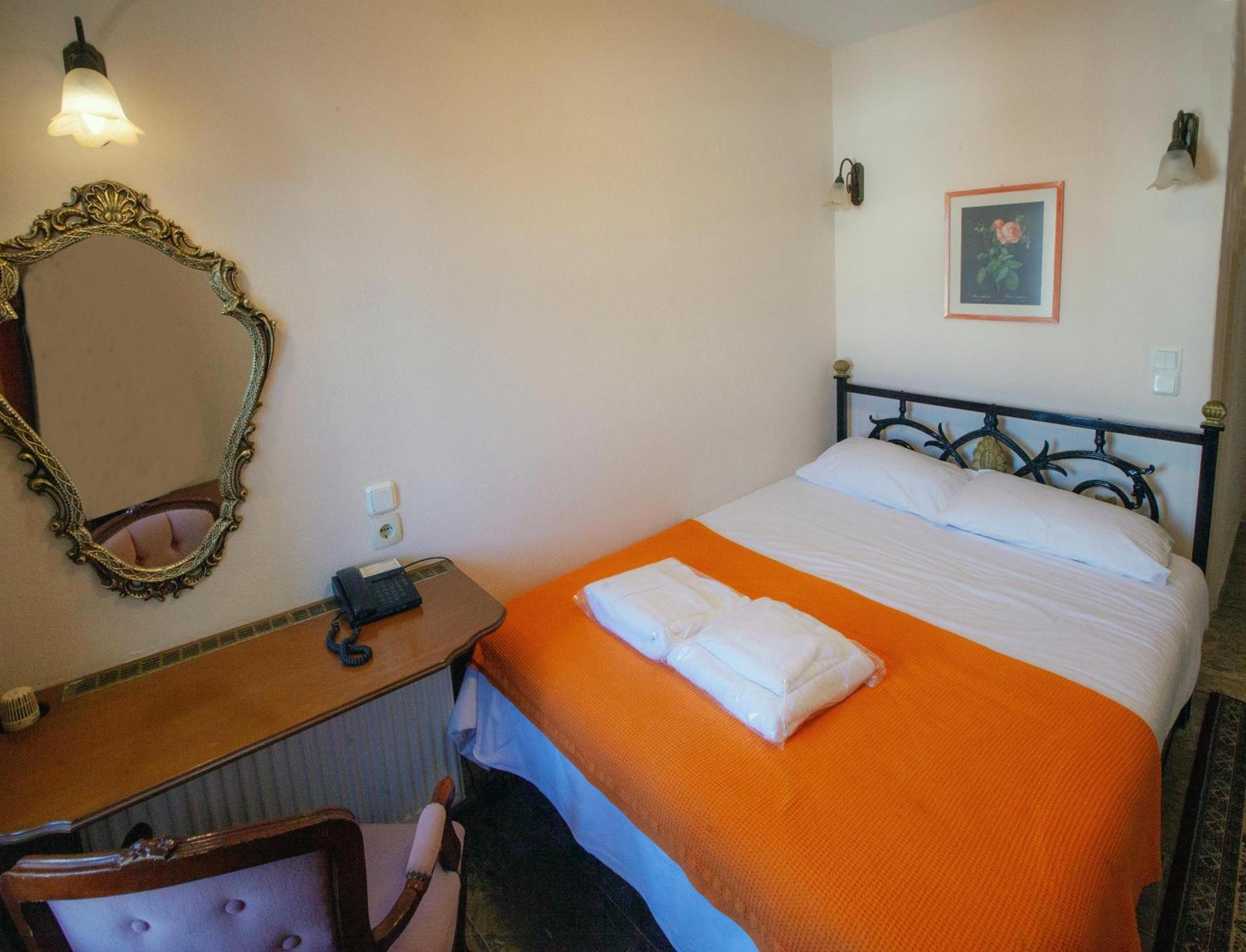 Byron Traditional Hotel Нафплион Номер фото