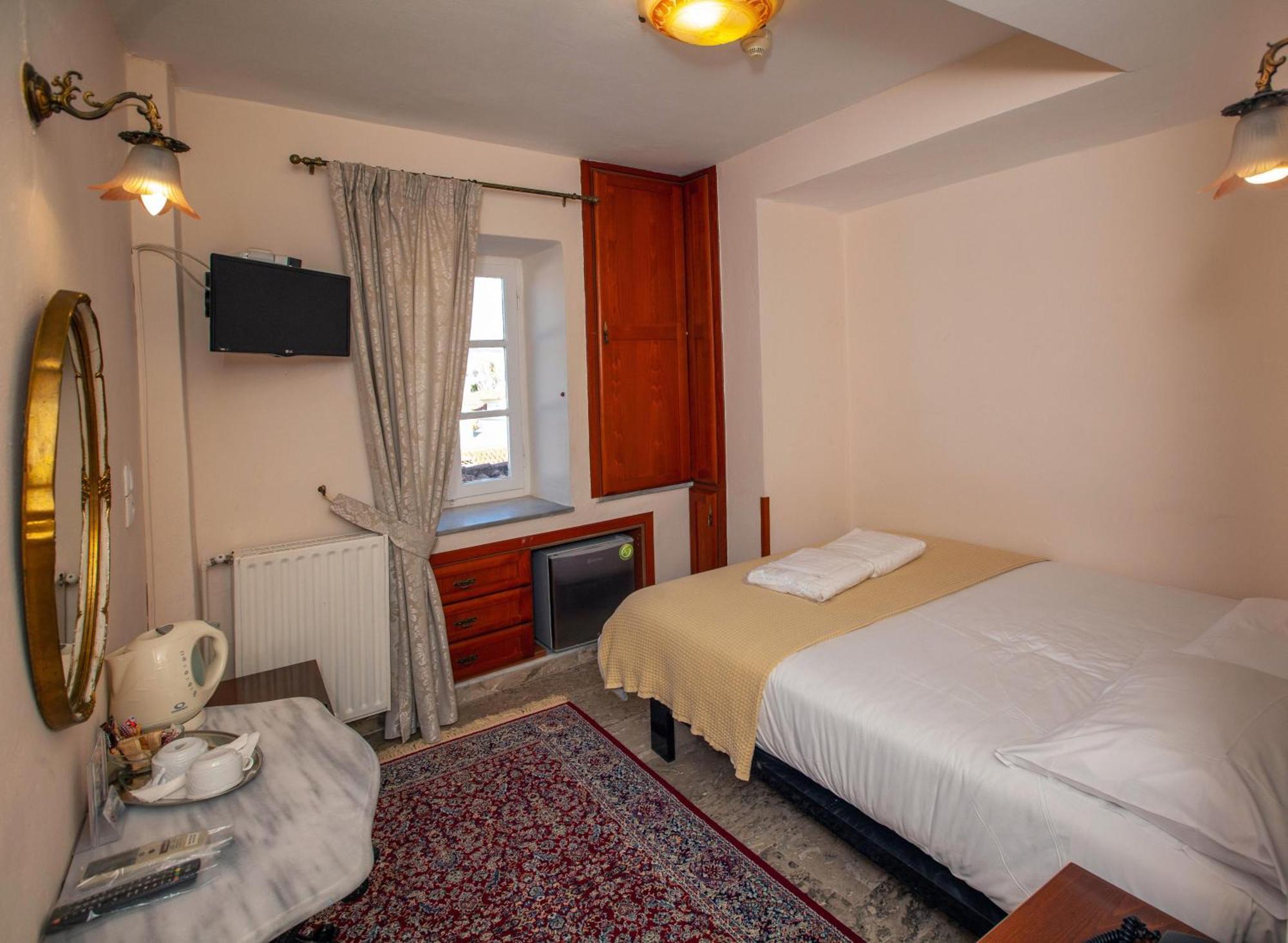 Byron Traditional Hotel Нафплион Номер фото