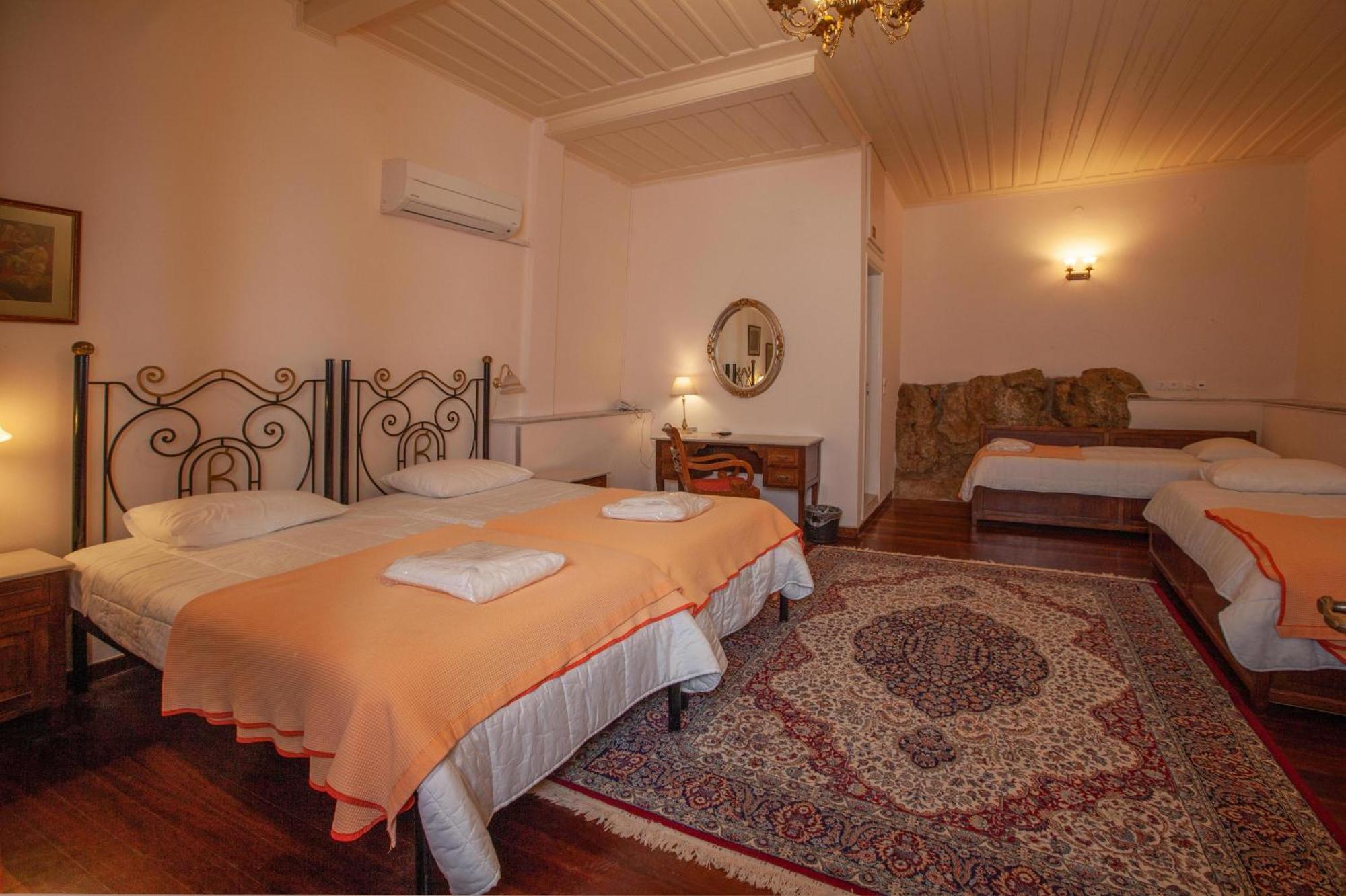 Byron Traditional Hotel Нафплион Номер фото