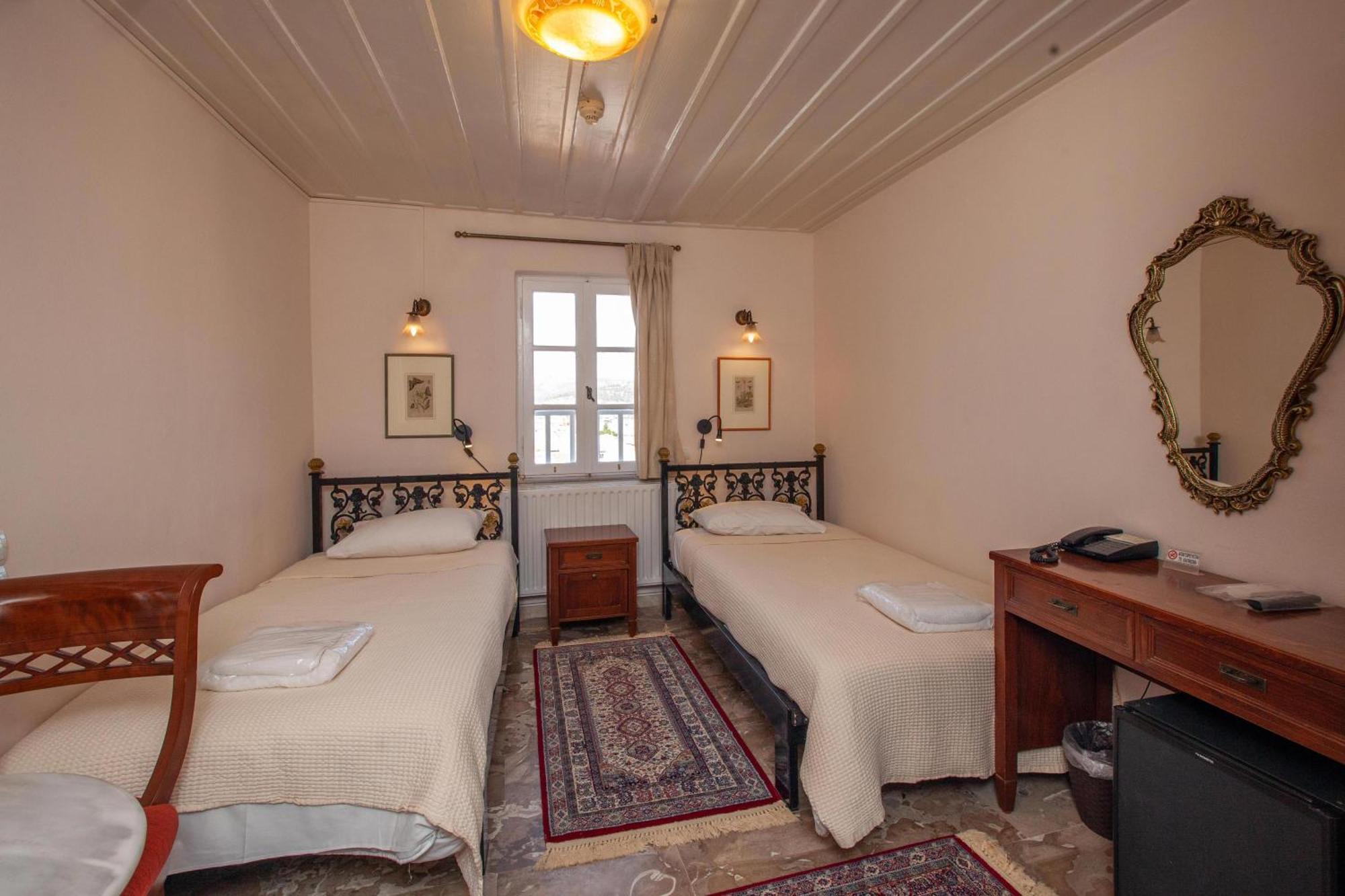 Byron Traditional Hotel Нафплион Экстерьер фото