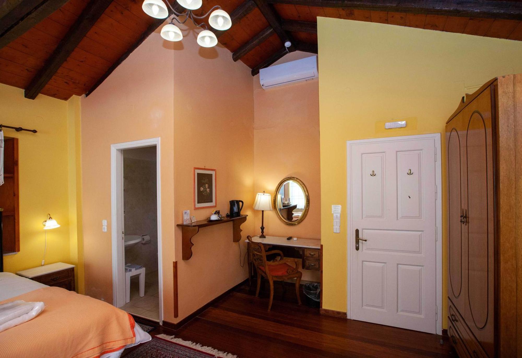Byron Traditional Hotel Нафплион Номер фото