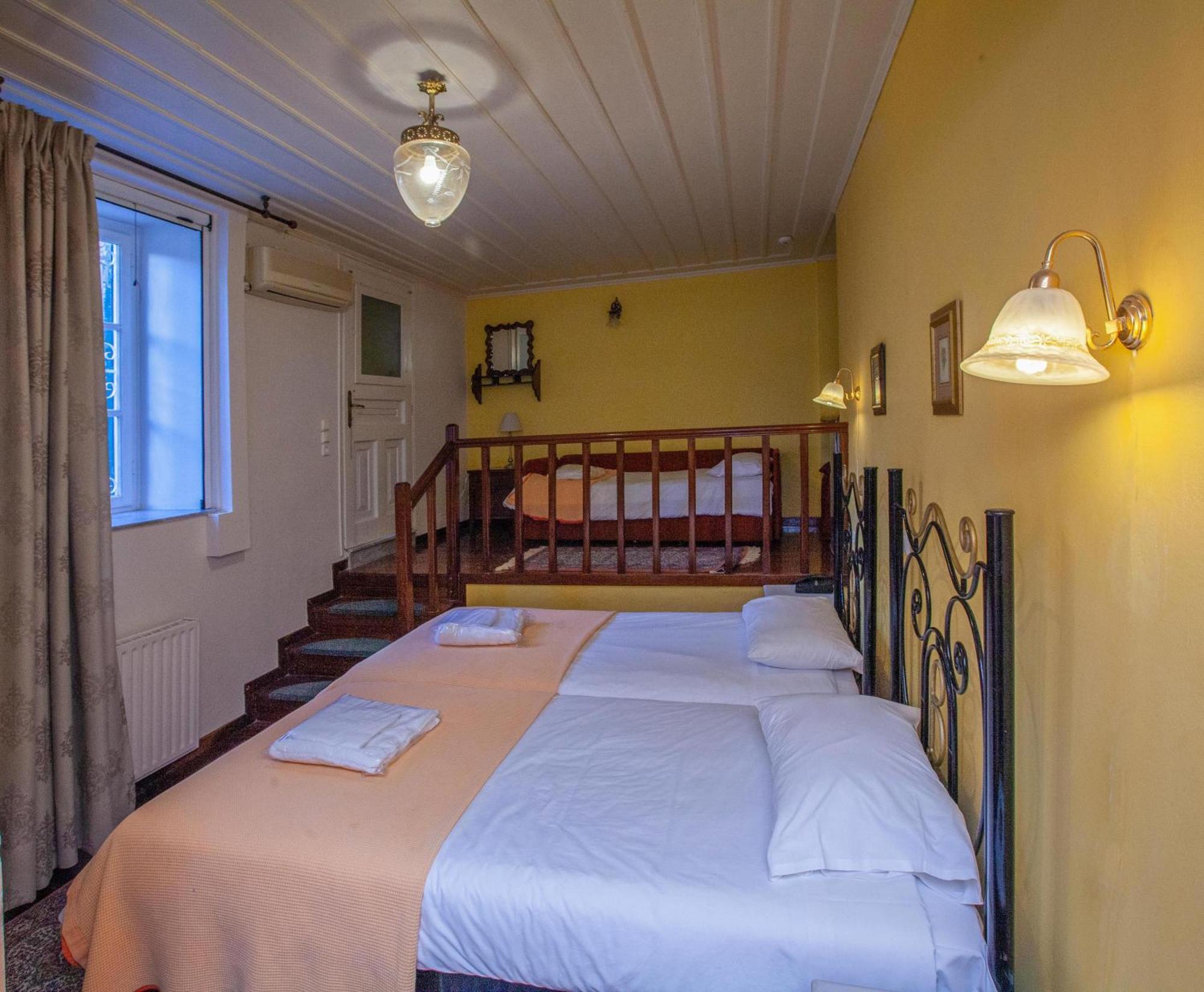 Byron Traditional Hotel Нафплион Экстерьер фото